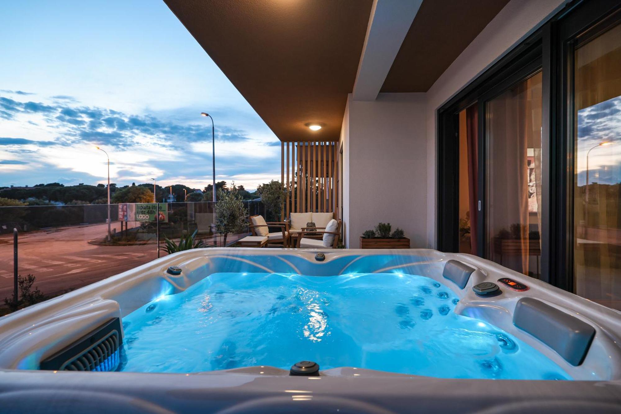 Luma Luxury Apartment With Jacuzzi زادار المظهر الخارجي الصورة