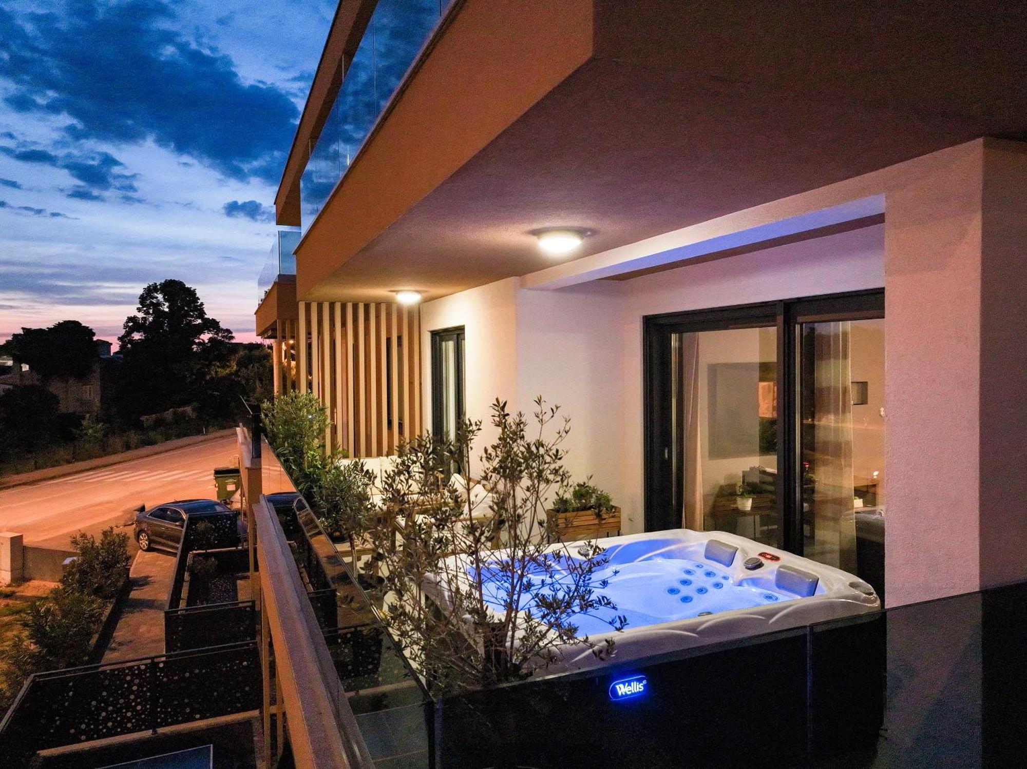 Luma Luxury Apartment With Jacuzzi زادار المظهر الخارجي الصورة